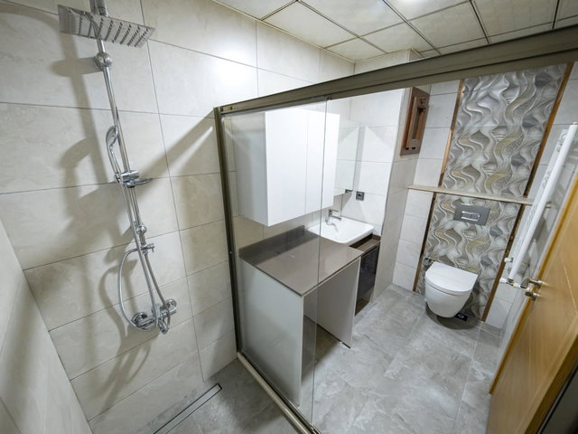 SEFERİHİSAR'DA HAVUZLU & SOSYAL TESİSLİ SİTEDE 3+1 SATILIK DAİRE