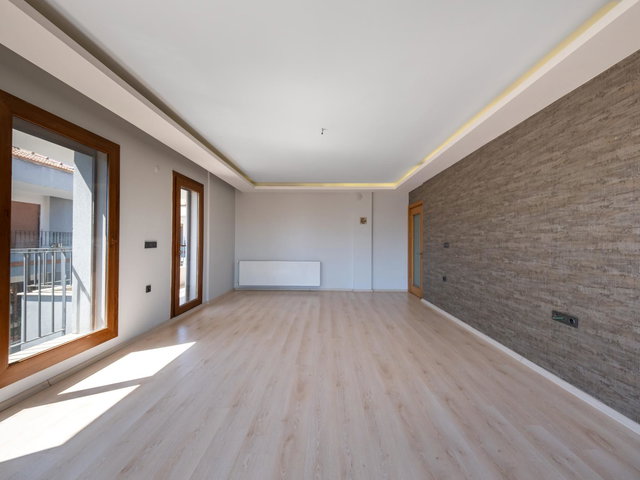 SEFERİHİSAR'DA HAVUZLU & SOSYAL TESİSLİ SİTEDE 3+1 SATILIK DAİRE