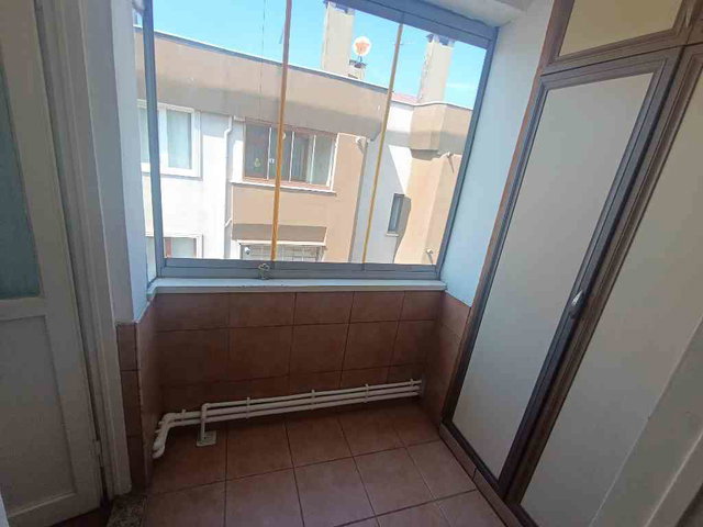 YENİCUMA'DA MEYDANA YÜRÜME 5DK MESAFEDE 3+1 TEMİZ DAİRE