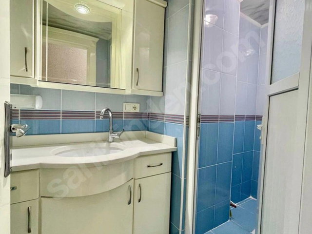 REMAX ÖZGÜR'DEN GÜNEYKENT'DE SATILIK SİTE İÇİ 4+1 DAIRE
