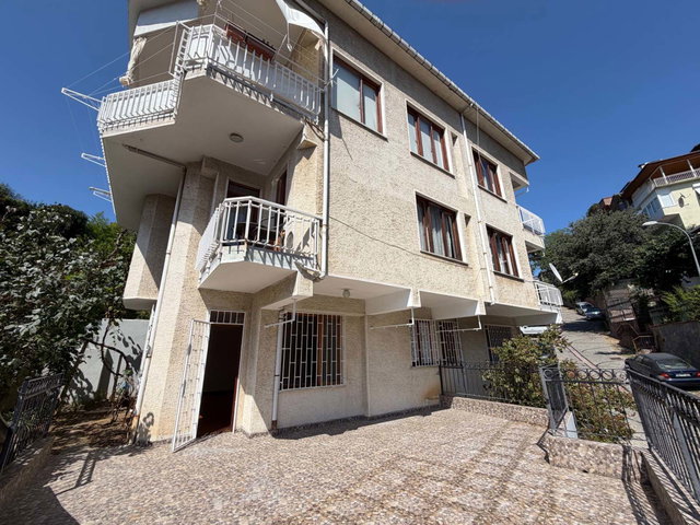 REMAX ANI ’DAN ANADOLU HİSARI MERKEZ 'DE YENİLENMİŞ KİRALIK 1+1 BAHÇE KATI DAİRE