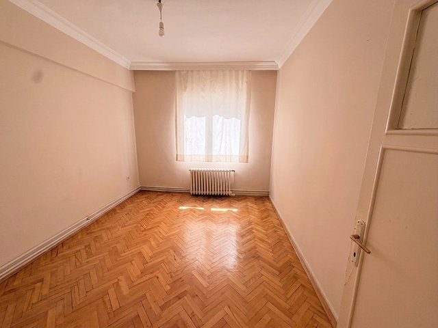 ÇANKAYA FİNİKE SOKAK’TA GENİŞ VE FERAH 3+1 SATILIK DAİRE