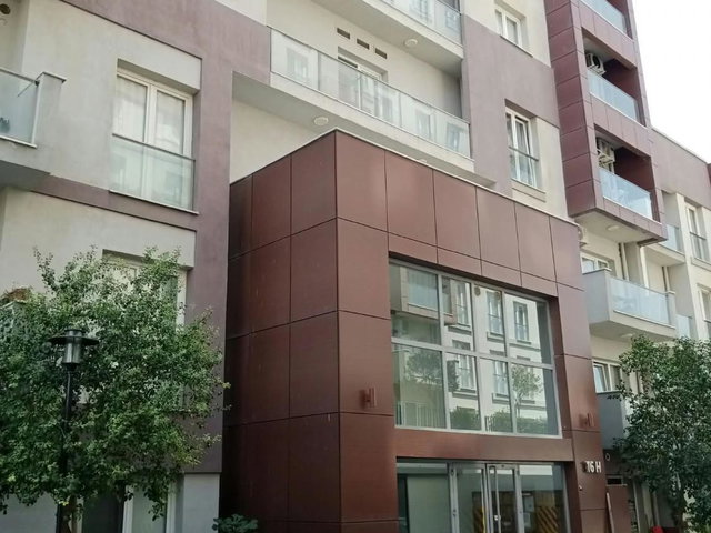 İZMİR KARABAĞLAR HAVUZLU SİTE İÇERİSİNDE SATILIK GENİŞ 2+1