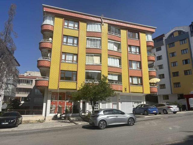 ÖVEÇLER LİZBON CADDESİ’NDE MERKEZİ KONUMDA 3+1 KİRALIK DAİRE