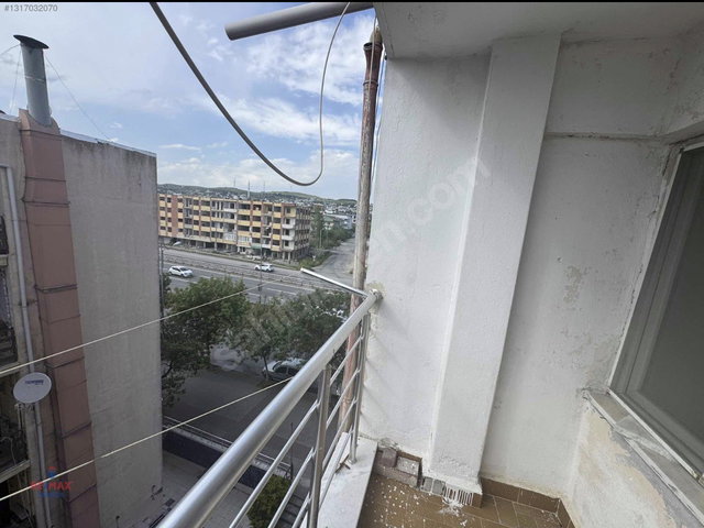 BÜYÜKÇEKMECE’DE SİTE İÇİNDE 3+1 | 100 M² NET | 5. KAT | BALKONLU