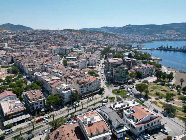DİKİLİNİN TAM MERKEZİNDE SATILIK 4+2 DUBLEX DAİRE