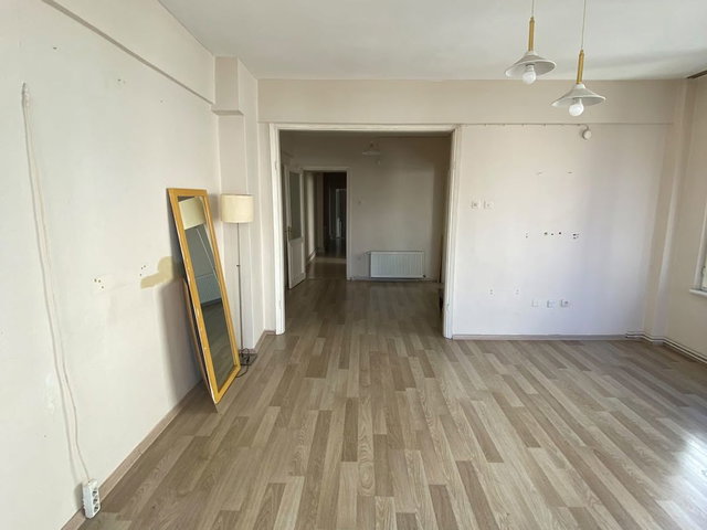 KADIKÖY RASIMPAŞA'DA 2+1 BALKONLU DAIRE