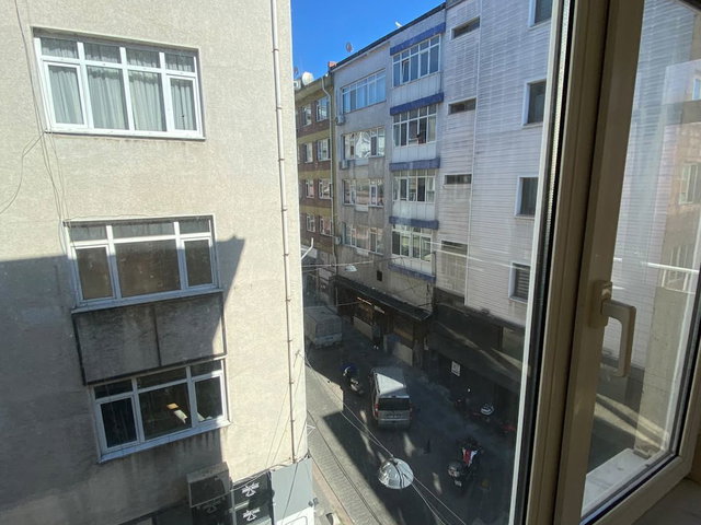 KADIKÖY RASIMPAŞA'DA 2+1 BALKONLU DAIRE