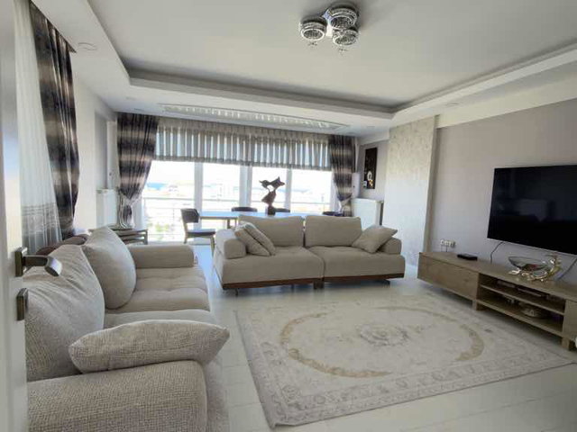 ATAKUM YENİMAHALLE’DE 9. KAT DENİZ MANZARALI GENİŞ 3+1 | 160 M² NET | 2 BANYO