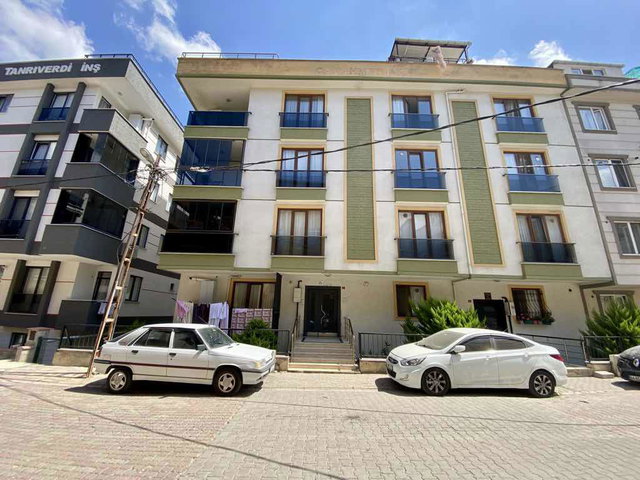 MEVLANA MAHALLESINDE 2+1 KAPALI MUTFAKLI DUBLEKS SATILIK DAIRE