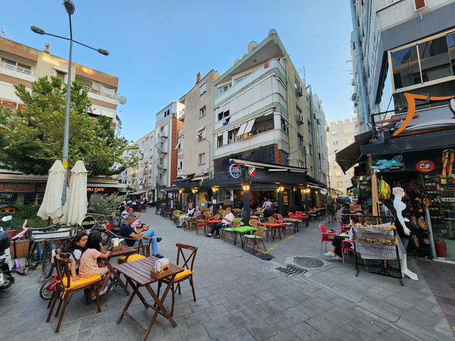 BOSTANLI’DA KİRALIK 3+1 | 120 M² BRÜT | BALKONLU | DOĞALGAZ KOMBİLİ | KÖŞE KONUMLU
