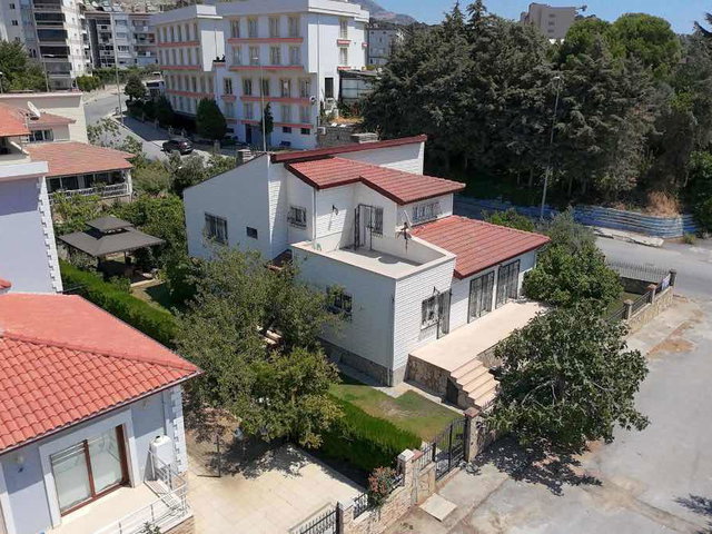 SÖKE'DE BAKIMLI, GENİŞ KULLANIM ALANINA SAHİP MÜSTAKİL 5+1 VİLLA!