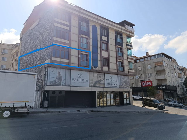 METROYA YAKIN ANACADDE DE KİRALIK  2+1 DAİRE 100 M2 BRÜT