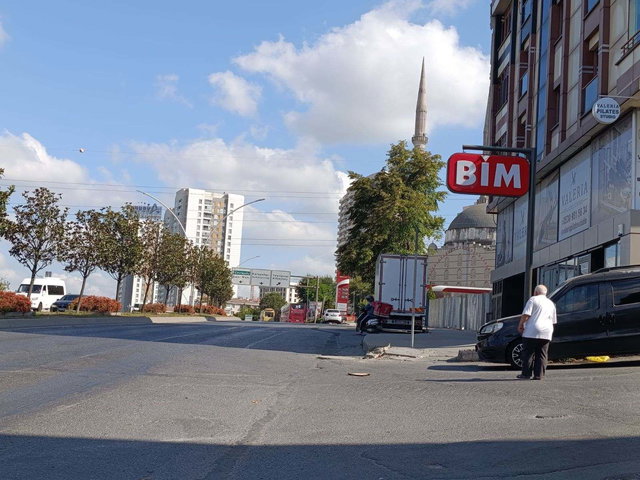 METROYA YAKIN ANACADDE DE KİRALIK  2+1 DAİRE 100 M2 BRÜT