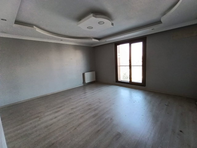 METROYA YAKIN ANACADDE DE KİRALIK  2+1 DAİRE 100 M2 BRÜT