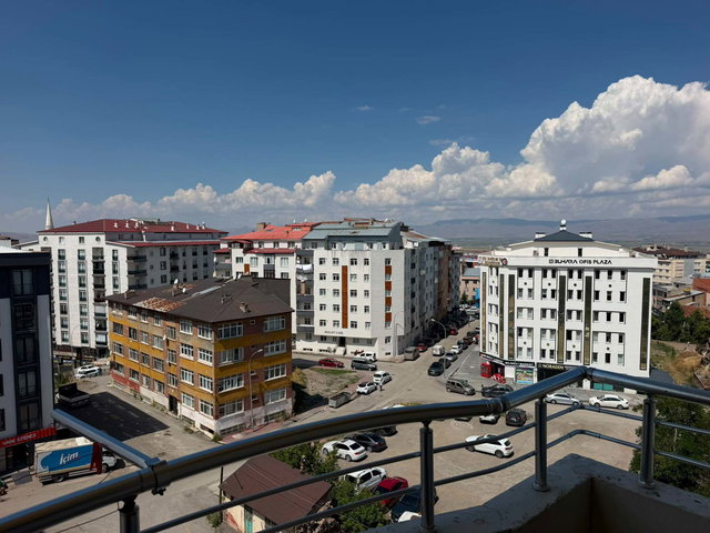 REMAX ARTIS'DEN SARAYBOSNA'DA KIRALIK 3+1 DAIRE
