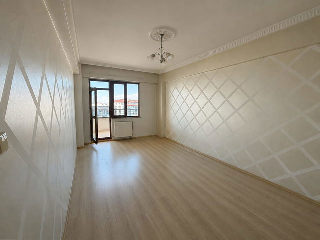 REMAX ARTIS'DEN SARAYBOSNA'DA KIRALIK 3+1 DAIRE