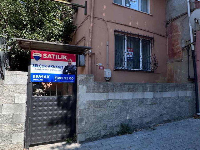 KUZGUNCUK İCADİYE CADDESİNDE TAPULU 2 KATLI MÜSTAKİL EV
