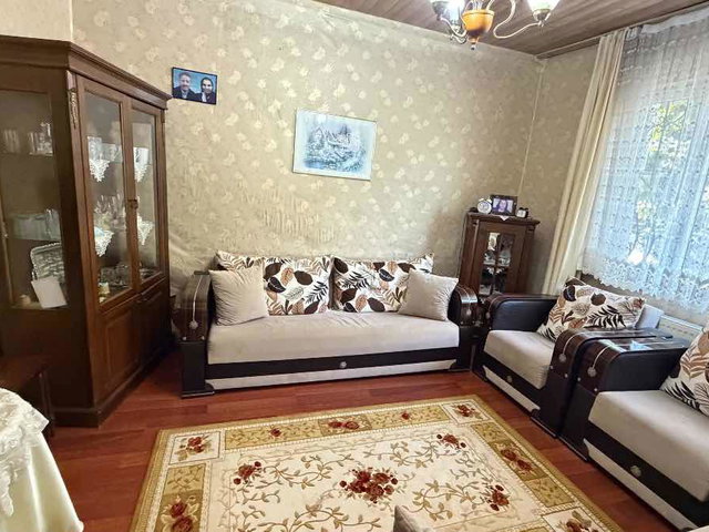 KUZGUNCUK İCADİYE CADDESİNDE TAPULU 2 KATLI MÜSTAKİL EV