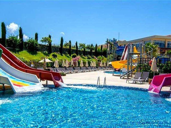 KUŞADASI UNİQUE RESİDENCE 2+1 BAHÇE KATI ÖNÜ AÇIK EŞYALI DAİRE