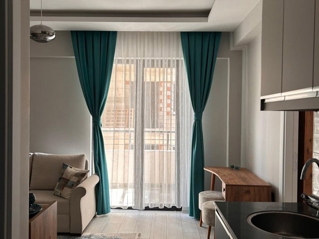 REMAX ARTIS'DEN KOMBINA'DA EŞYALI KIRALIK 1+1 SIFIR DAIRE