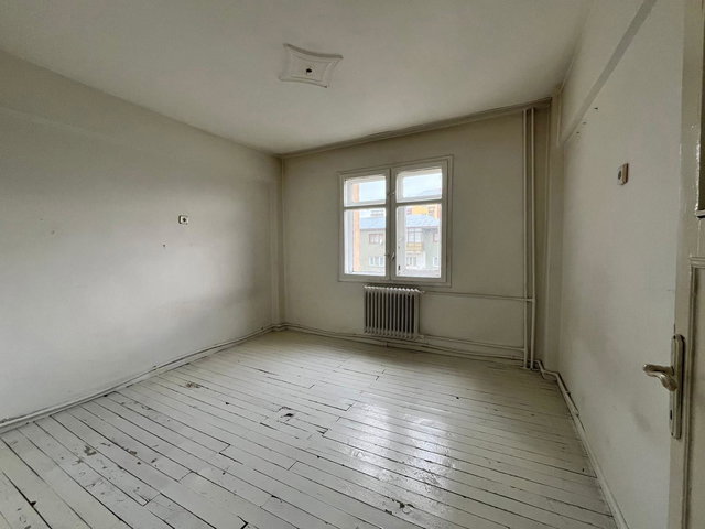 REMAX İLKE'DEN YENİŞEHİR'DE 3+1 KİRALIK ARA KAT DAİRE