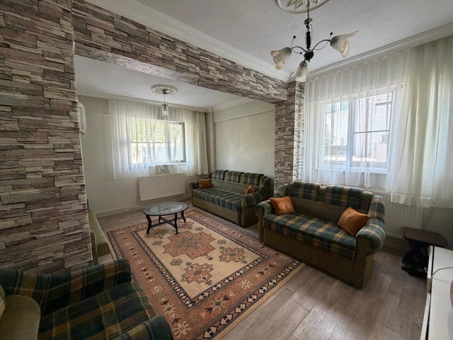 RE/MAX İNCİ'DEN CENGİZ TOPEL CADDESİ'NDE EŞYALI 2+1 KİRALIK DAİRE