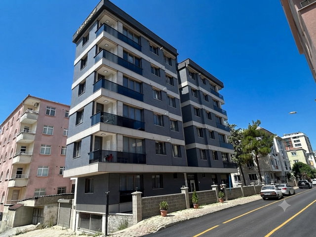 KARTAL YAKACIKDA SIFIR BİNADA LÜKS TASARIMLI 3+1 100 M2 SATILIK DAİRE