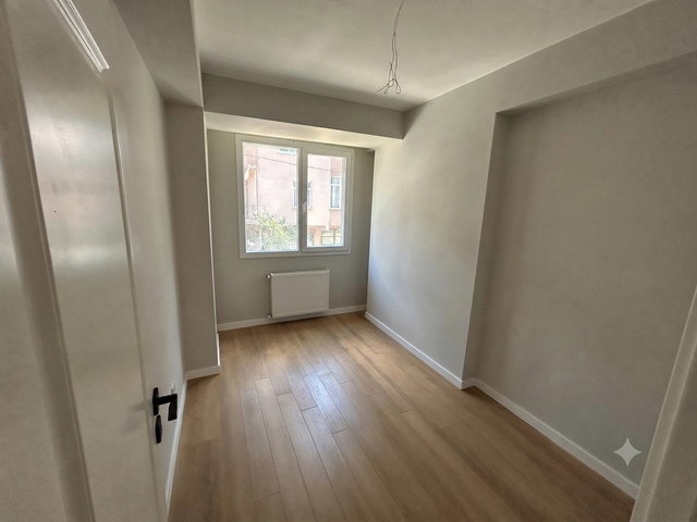 KARTAL YAKACIKDA SIFIR BİNADA LÜKS TASARIMLI 3+1 100 M2 SATILIK DAİRE