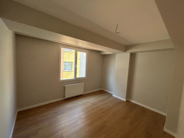 KARTAL YAKACIKDA SIFIR BİNADA LÜKS TASARIMLI 3+1 100 M2 SATILIK DAİRE