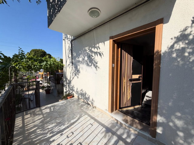 REMAX SMYRNA'DAN ŞİRİNKENT'DE SİTE İÇERİSİNDE TAM MÜSTAKİL VİLLA