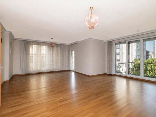 BAĞDAT CADDESİNE 4.BİNA ETHEMEFENDİ CAD. 228 M² BRÜT 176 M2 NET 4,5+1 SATILIK LÜKS DAİRE