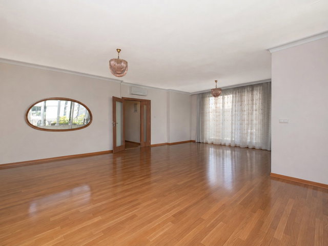 BAĞDAT CADDESİNE 4.BİNA ETHEMEFENDİ CAD. 228 M² BRÜT 176 M2 NET 4,5+1 SATILIK LÜKS DAİRE