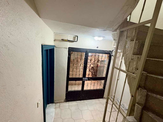 KARŞIYAKA BELEDİYESİ YAKINI OTOPARKLI BİNADA 2+1 SATILIK DAİRE