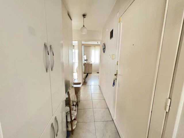 KARŞIYAKA BELEDİYESİ YAKINI OTOPARKLI BİNADA 2+1 SATILIK DAİRE