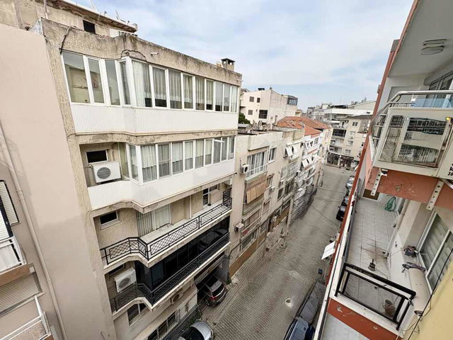 KARŞIYAKA BELEDİYESİ YAKINI OTOPARKLI BİNADA 2+1 SATILIK DAİRE