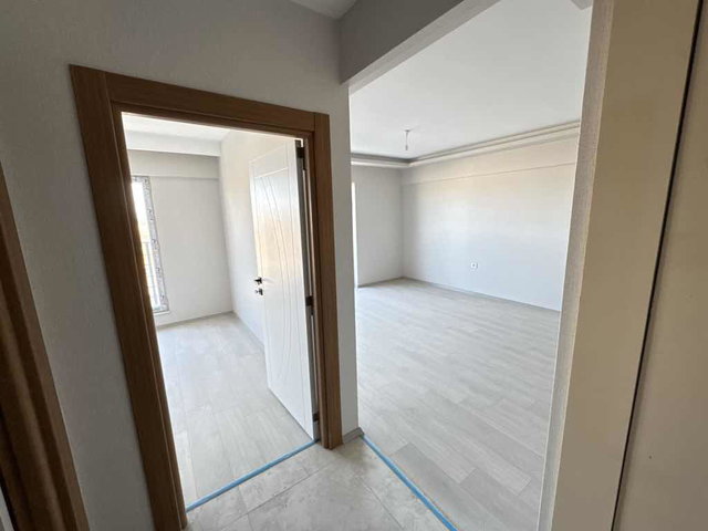 ESENBOĞADA ÜNİ YAKINI İSKANLI SIFIR 1+1 SATILIK DAİRE