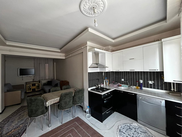 REMAX İLKE'DEN ŞEHİR MERKEZİ'NDE 2+1 EŞYALI KİRALIK DAİRE
