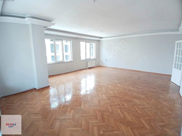 SARIGÜLLÜK MAHALLESİ BAKIMLI TEMİZ BİNA ARA KAT KİRALIK 3+1DAİRE
