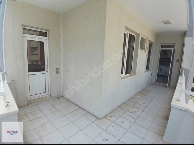 SARIGÜLLÜK MAHALLESİ BAKIMLI TEMİZ BİNA ARA KAT KİRALIK 3+1DAİRE