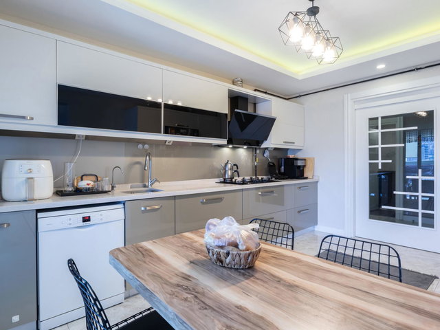 YENİ BAĞLICA’DA 4,5+1 | 180 M² NET | 3 CEPHELİ | BALKONLU PREMİUM DAİRE