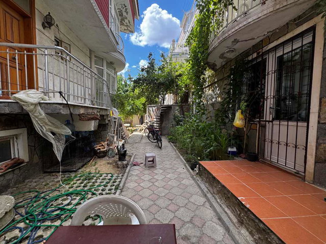 SİLİVRİ BALABAN’DA 400 M² BRÜT 6+1, 3 KATLI, 4 CEPHELİ SATILIK VİLLA