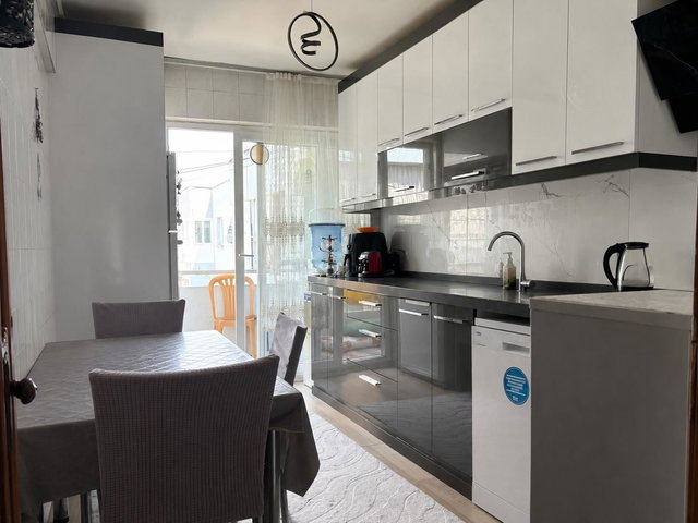 YEŞİLYURTUN EN MERKEZİ NOKTASINDA FERAH 3+1 DAİRE
