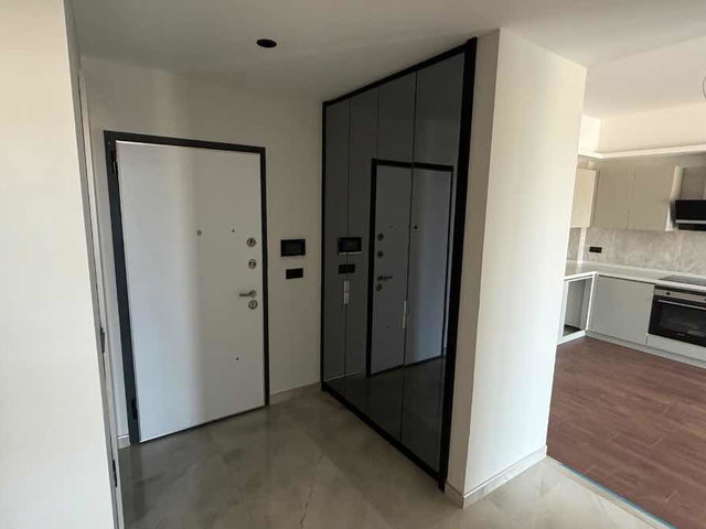 BORNOVA İKON CADDE SİTESİ'NDE SATILIK 2+1 LÜKS DAİRE