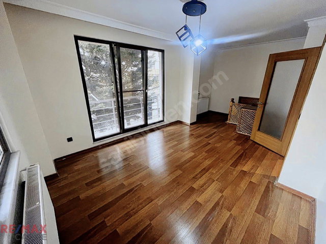 ÜMRANİYE ÇAMLIKTA 110 M2 NET 3+2 TERS DUBLEKS