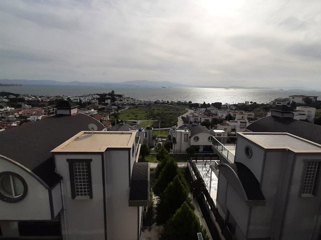 ÇANDARLI DENİZ MANZARALI MASRAFSIZ TRİPLEKS VİLLA | DENİZE 300 M