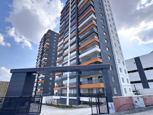 DORA PARK GOLD B BLOK 8.KAT GENİŞ FERAH 4+1