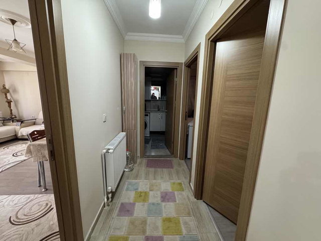 KARŞIYAKA FİKRİ ALTAY'DA 2+1 ARAKAT KAPALI MUTLAK DAİRE
