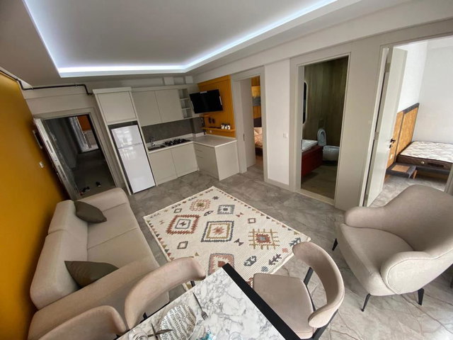 REMAX MODEL DEN ÜNIVERSITE YAKINI TERRACE SITESINDE 2+1 EŞYALI DAIRE