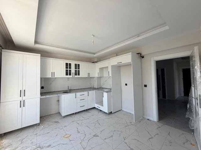 REMAX DOĞU'DAN SÜRSÜRÜ MAHALLESİNDE STADYUM KARŞISI SIFIR 2+1